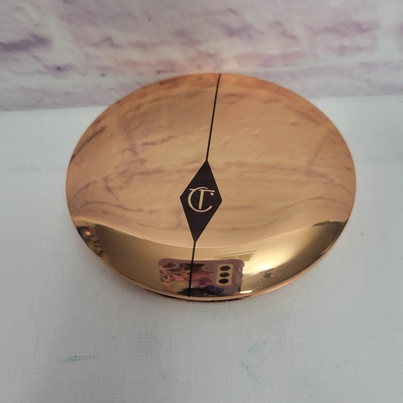 NEW Charlotte Tilbury Airbrush Flawless Finish Skin Perfecting Powder 1 Fair - Picture 2 of 5